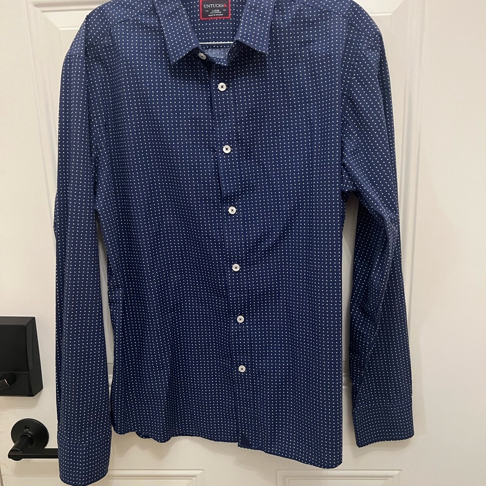 Men’s UNTUCKit Navy and White Dotted Shirt